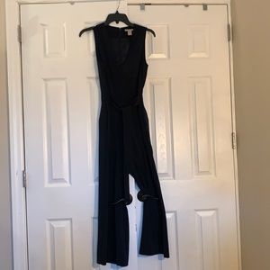 H&M size 4 navy cropped leg romper